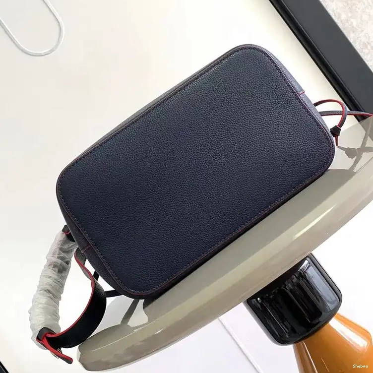 LV 2308DJ0103 Bag 0511